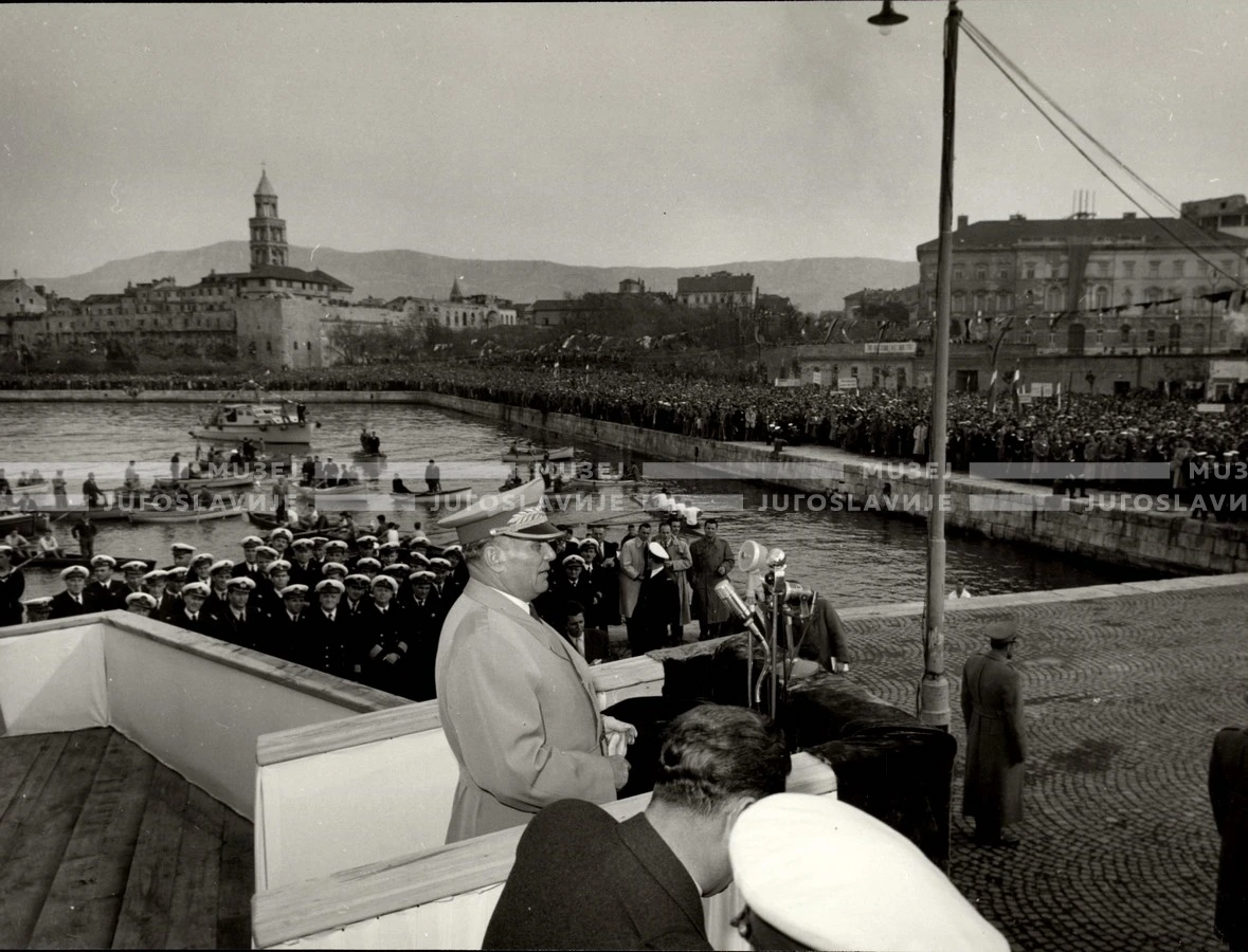 1954_027_174