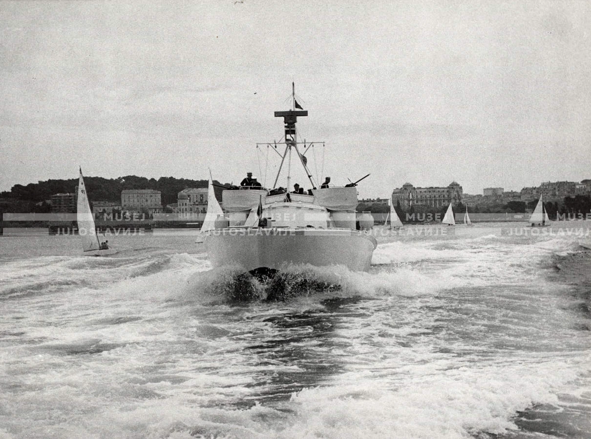 1961_166_103