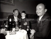 1953_025_052