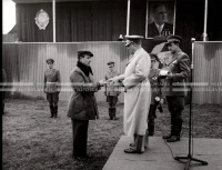 1953_024_035