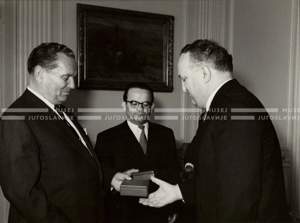 1961_170_013