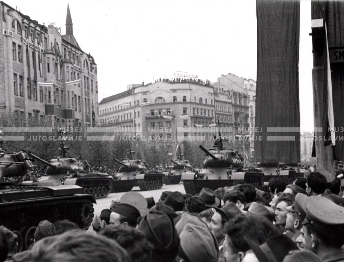 1954_028_050