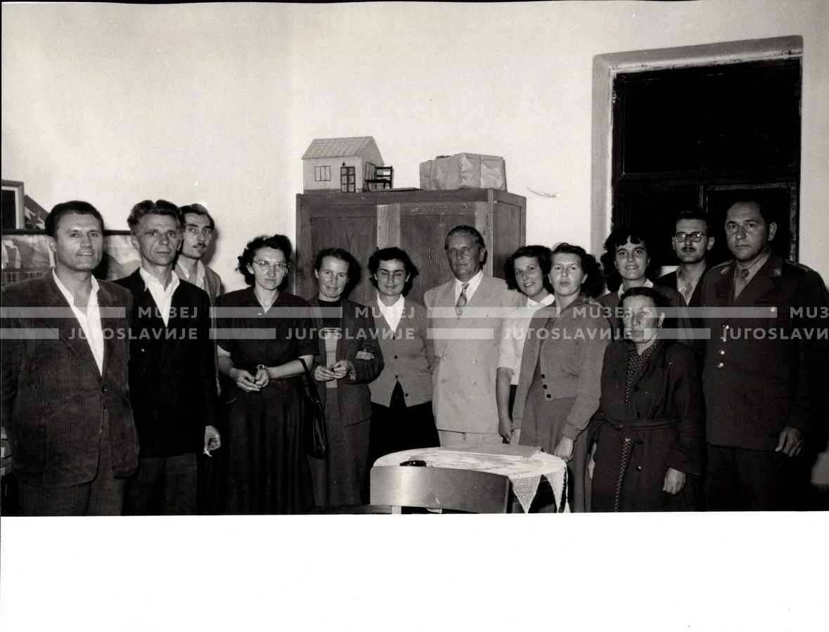 1953_023_147
