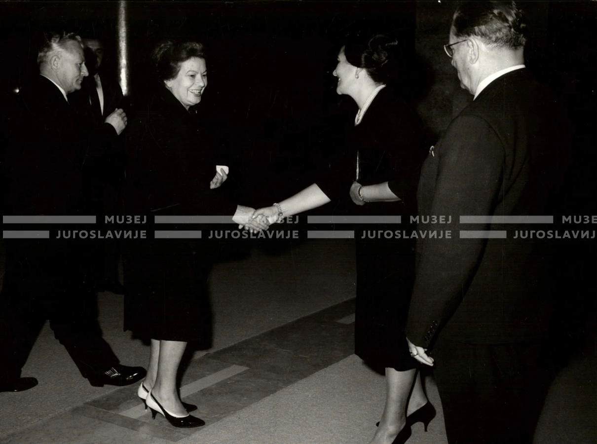 1964_252_111
