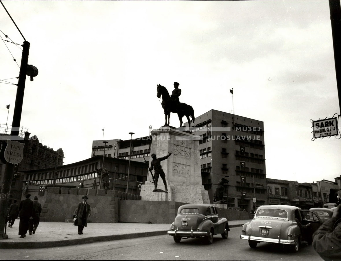 1954_027_060