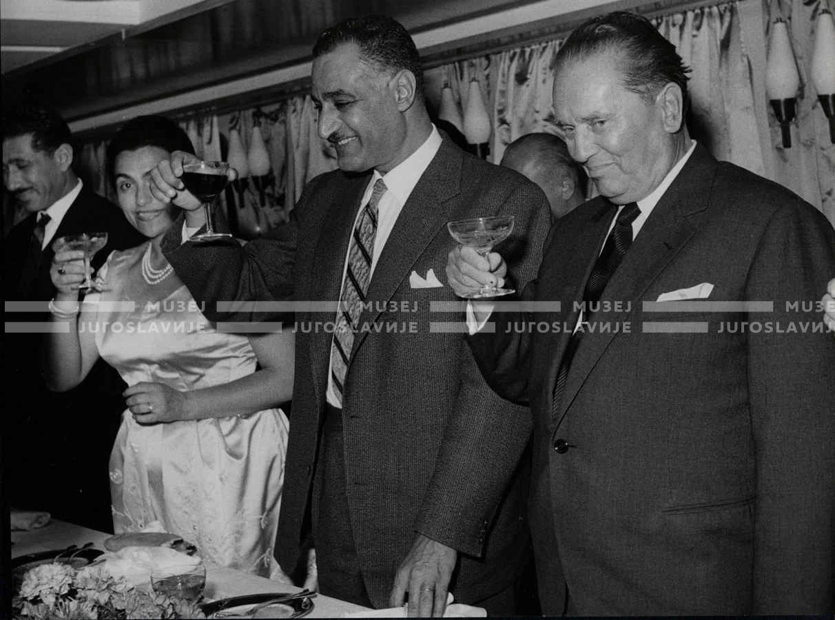1961_165_142