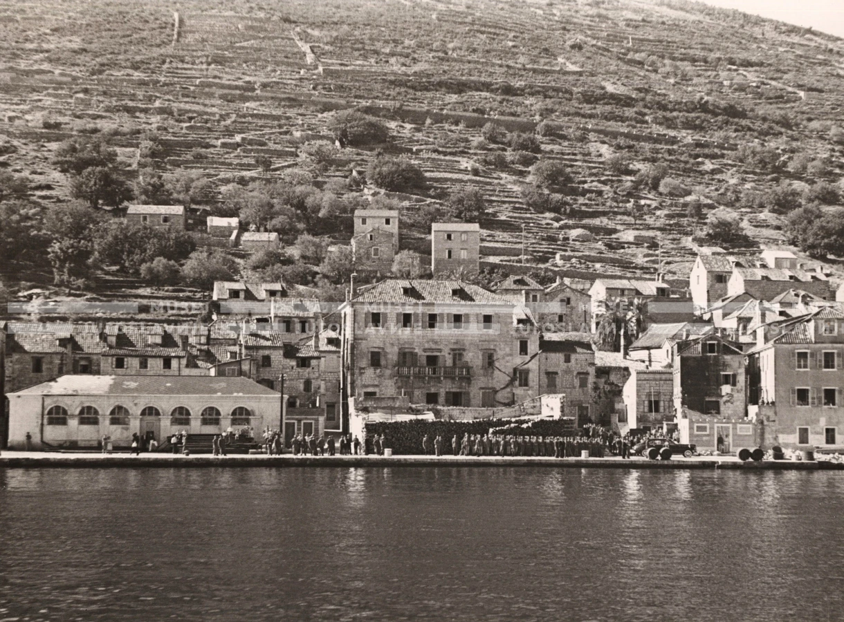 1948_001_132