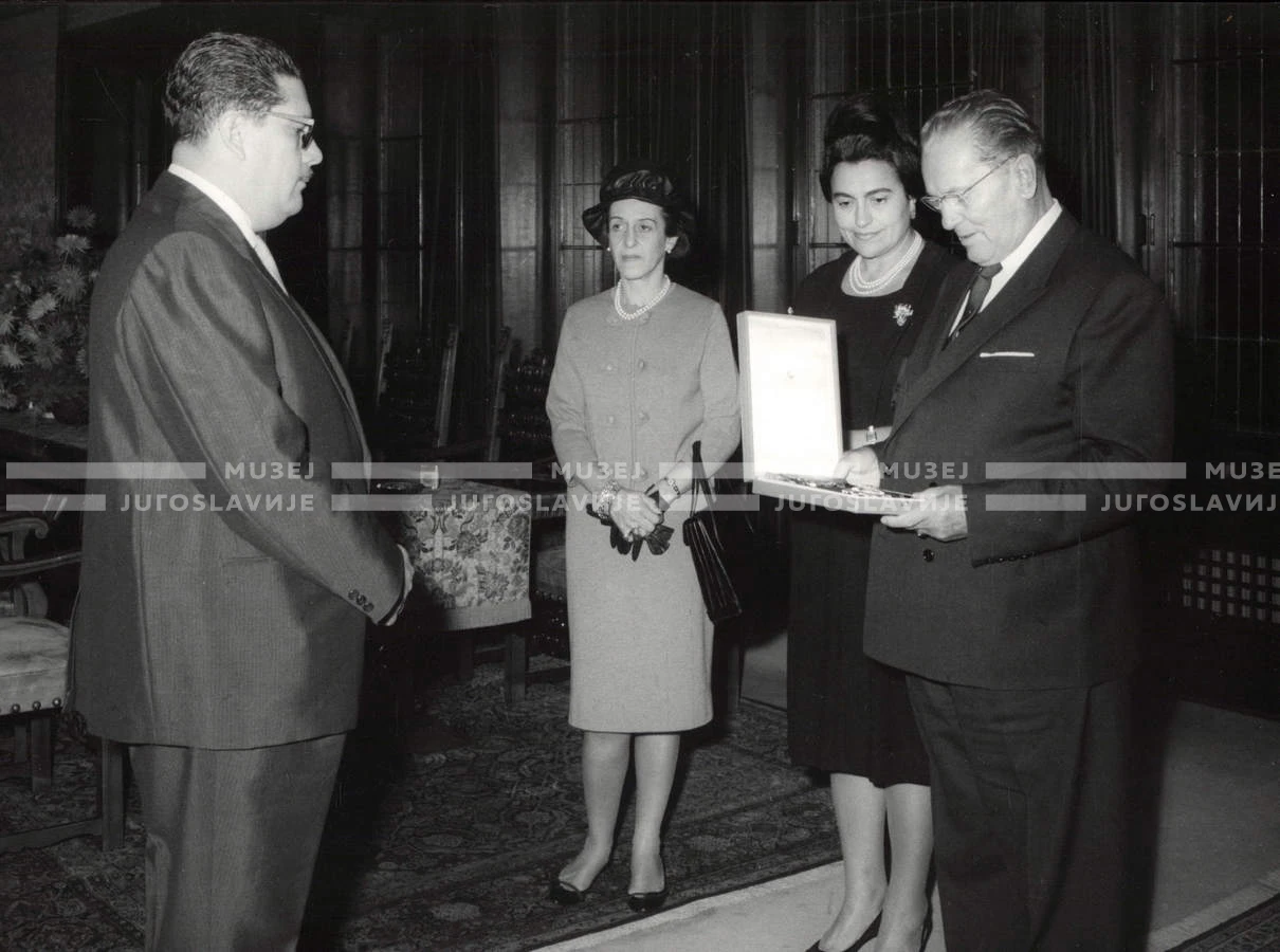 1964_252_172