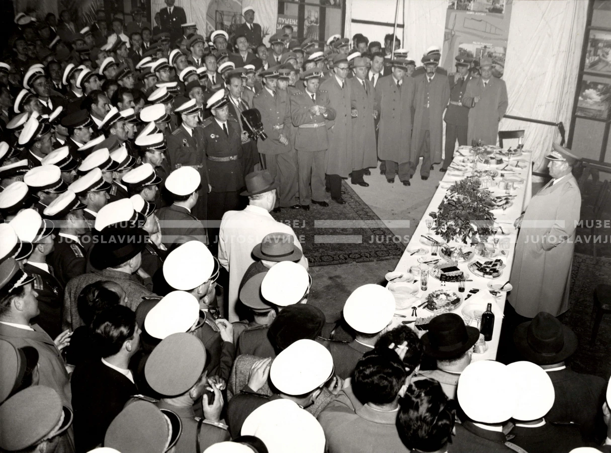 1952_014_051
