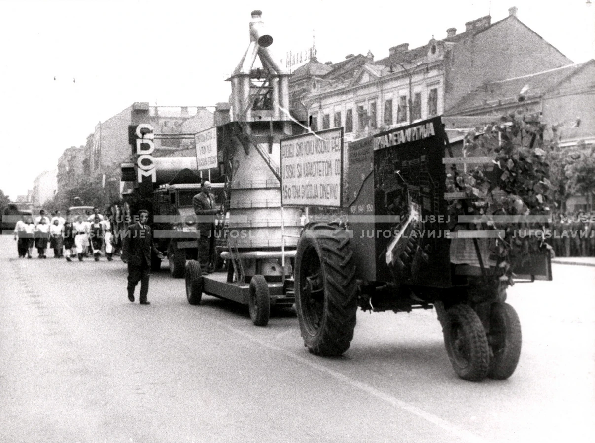 1950_006_056