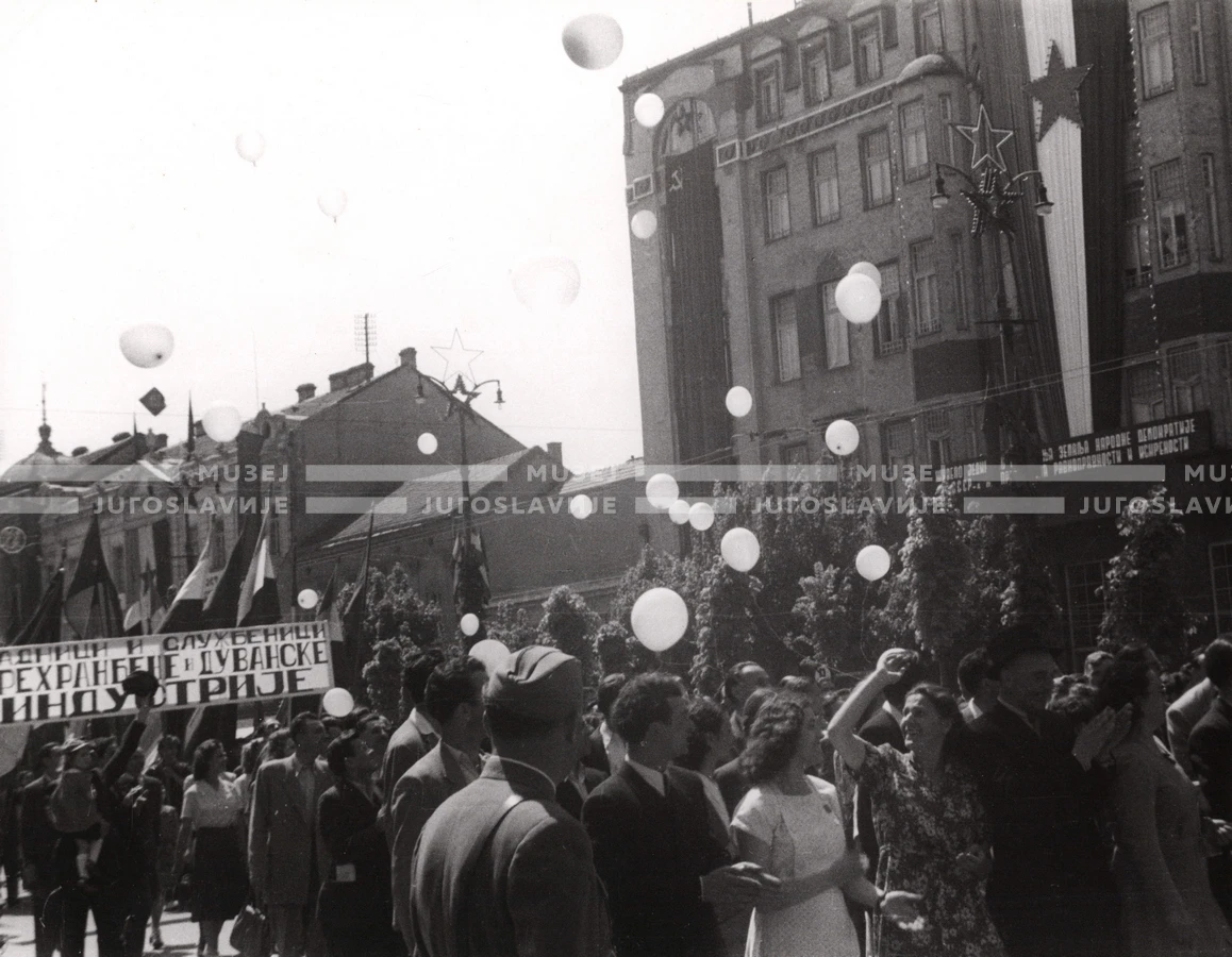 1949_003_050