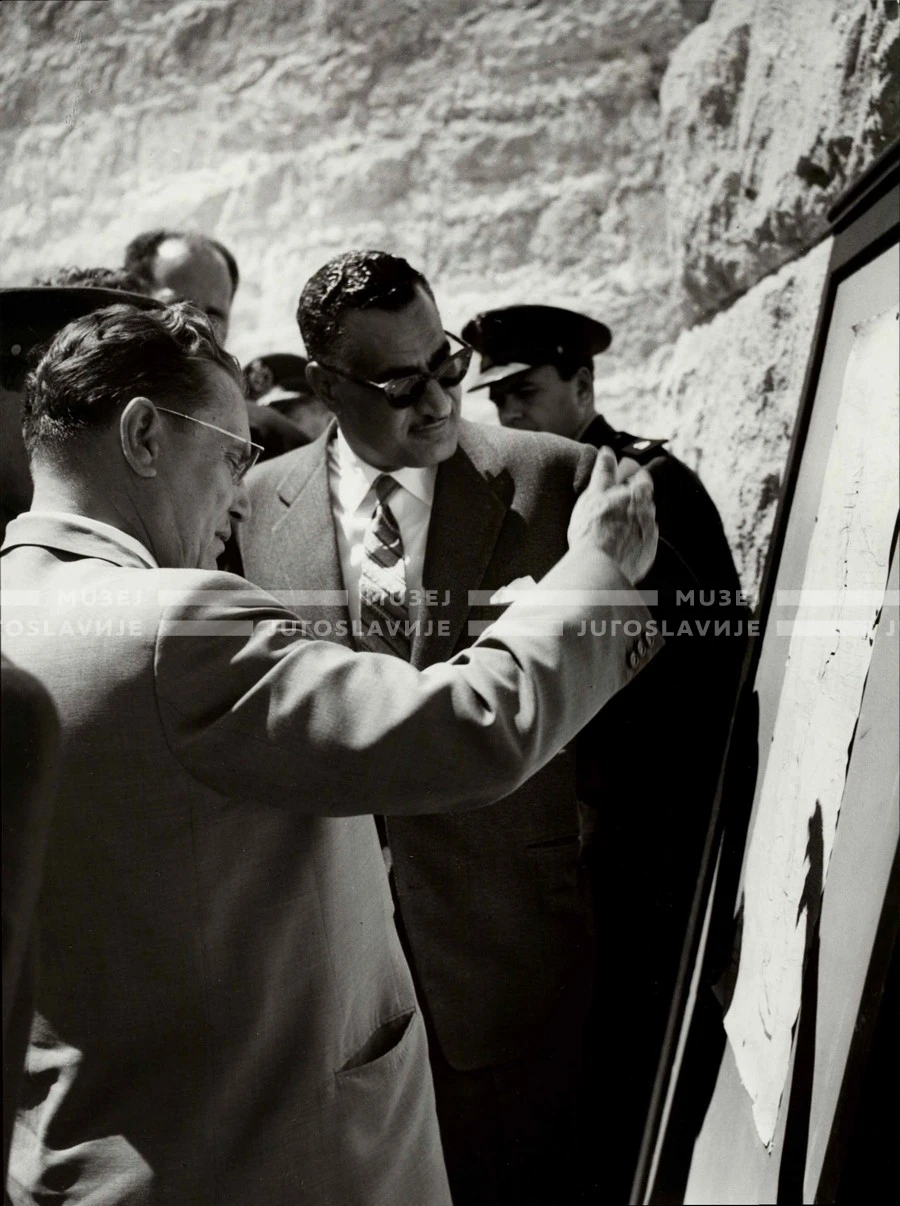 1961_164_075