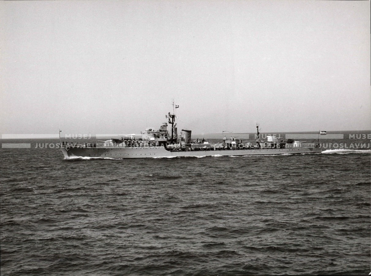 1961_164_002