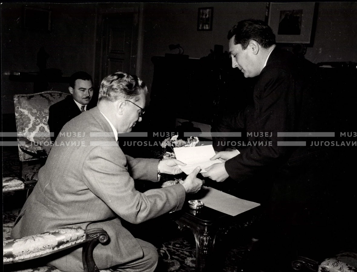 1953_025_093