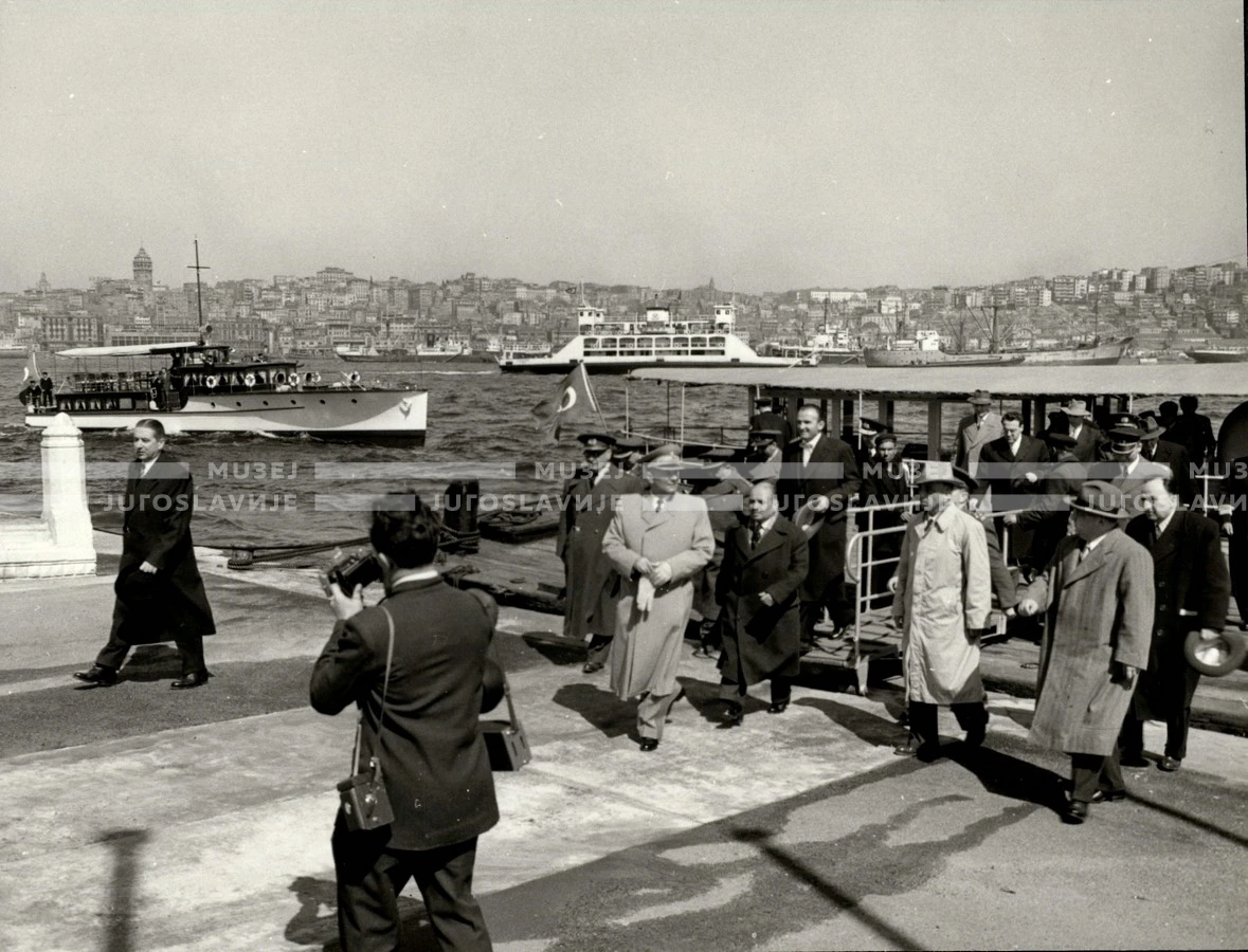 1954_027_113