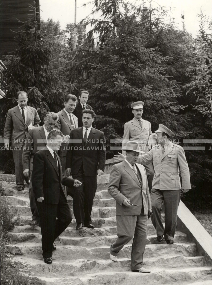 1961_169_092