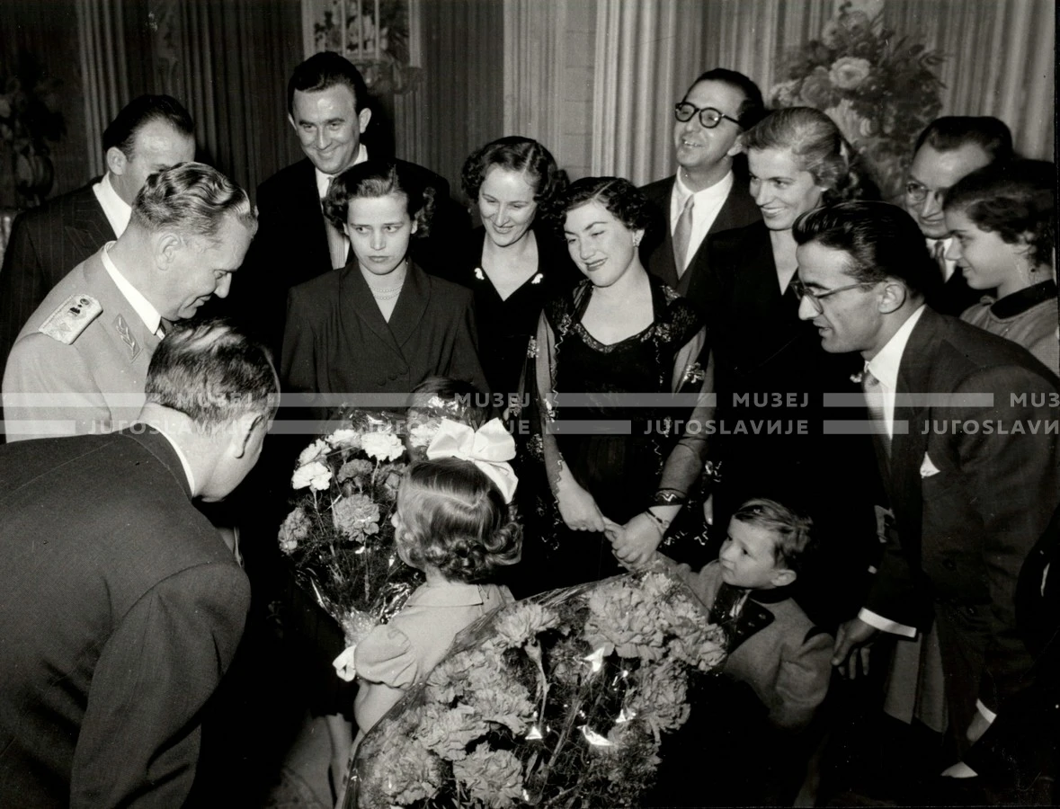 1954_027_106