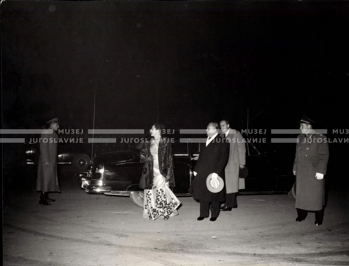 1953_025_084