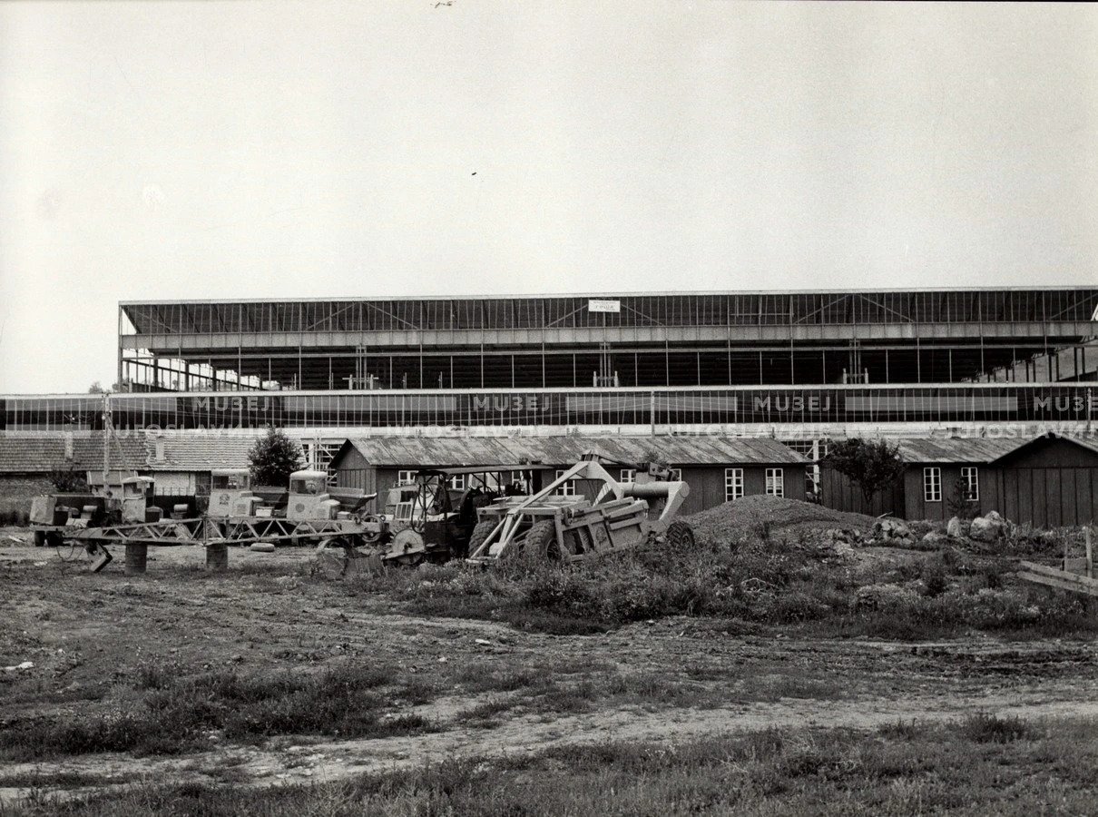 1961_169_036
