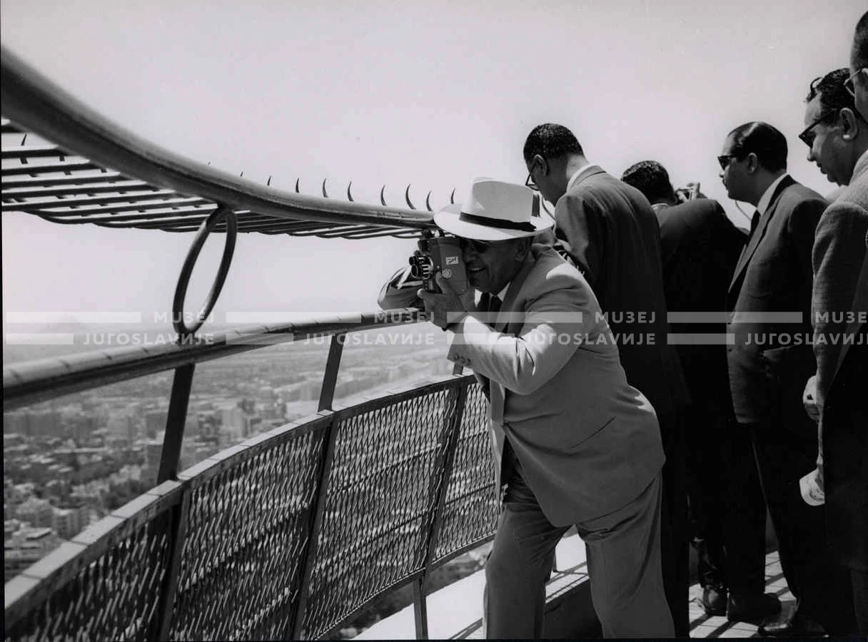 1961_165_018
