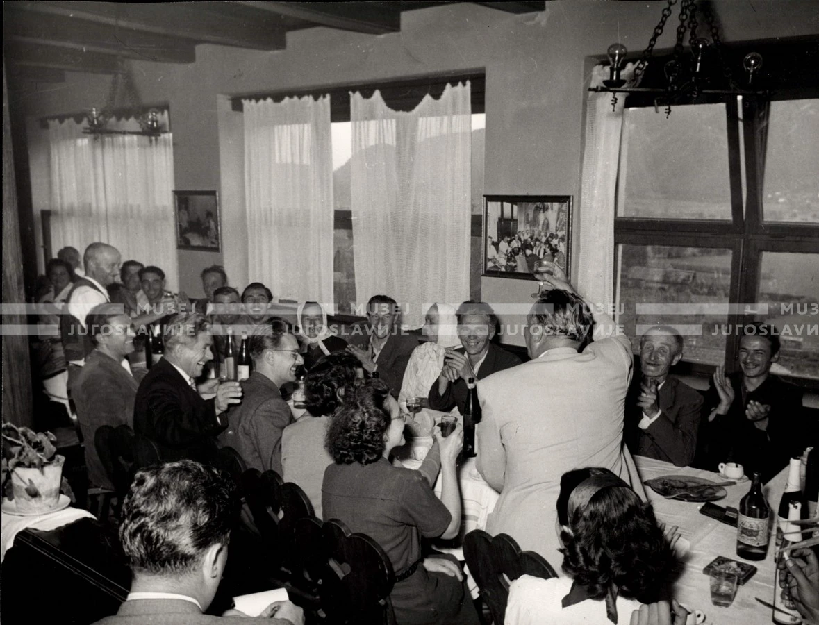 1953_023_144