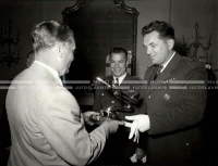 1954_028_083