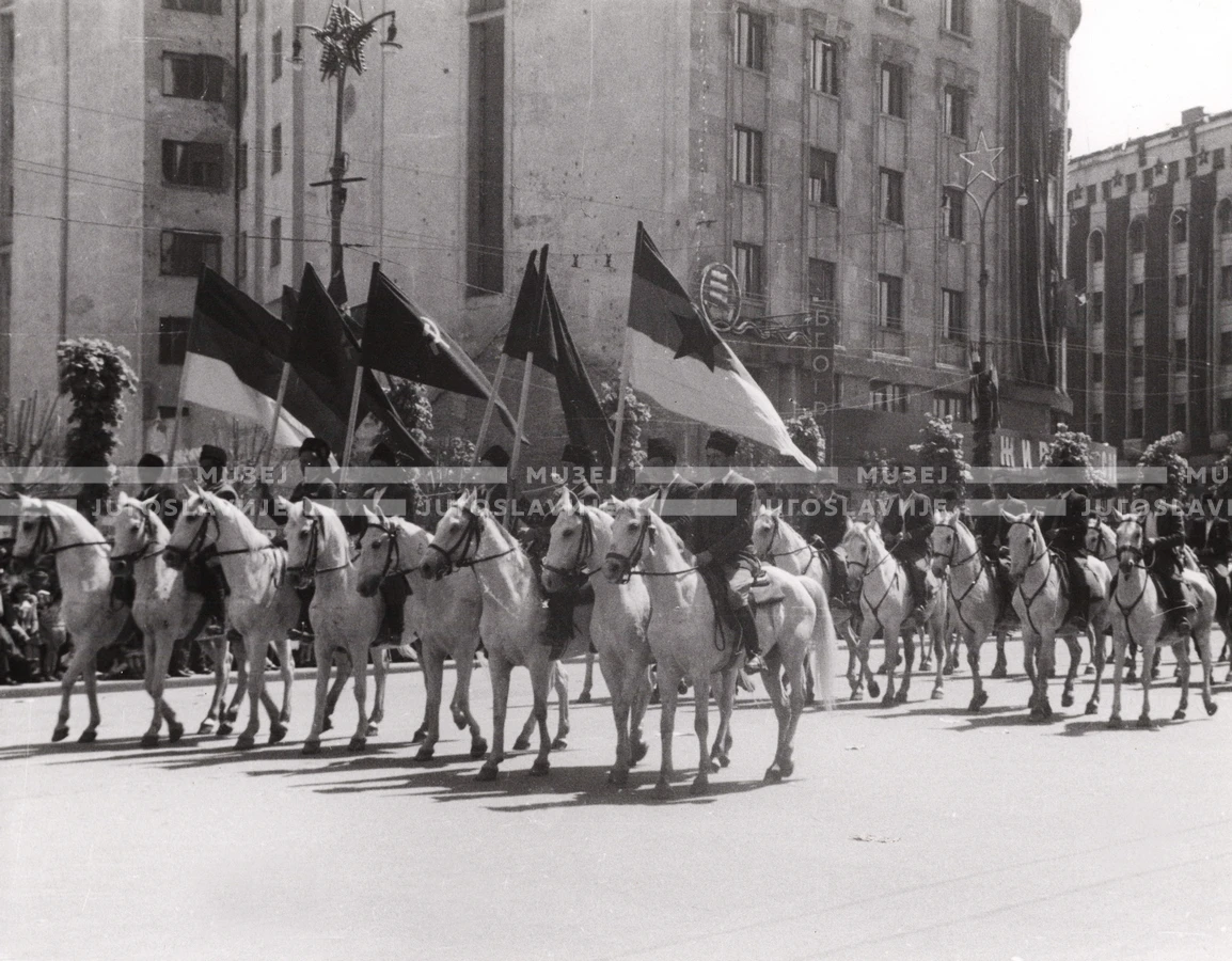 1949_003_037