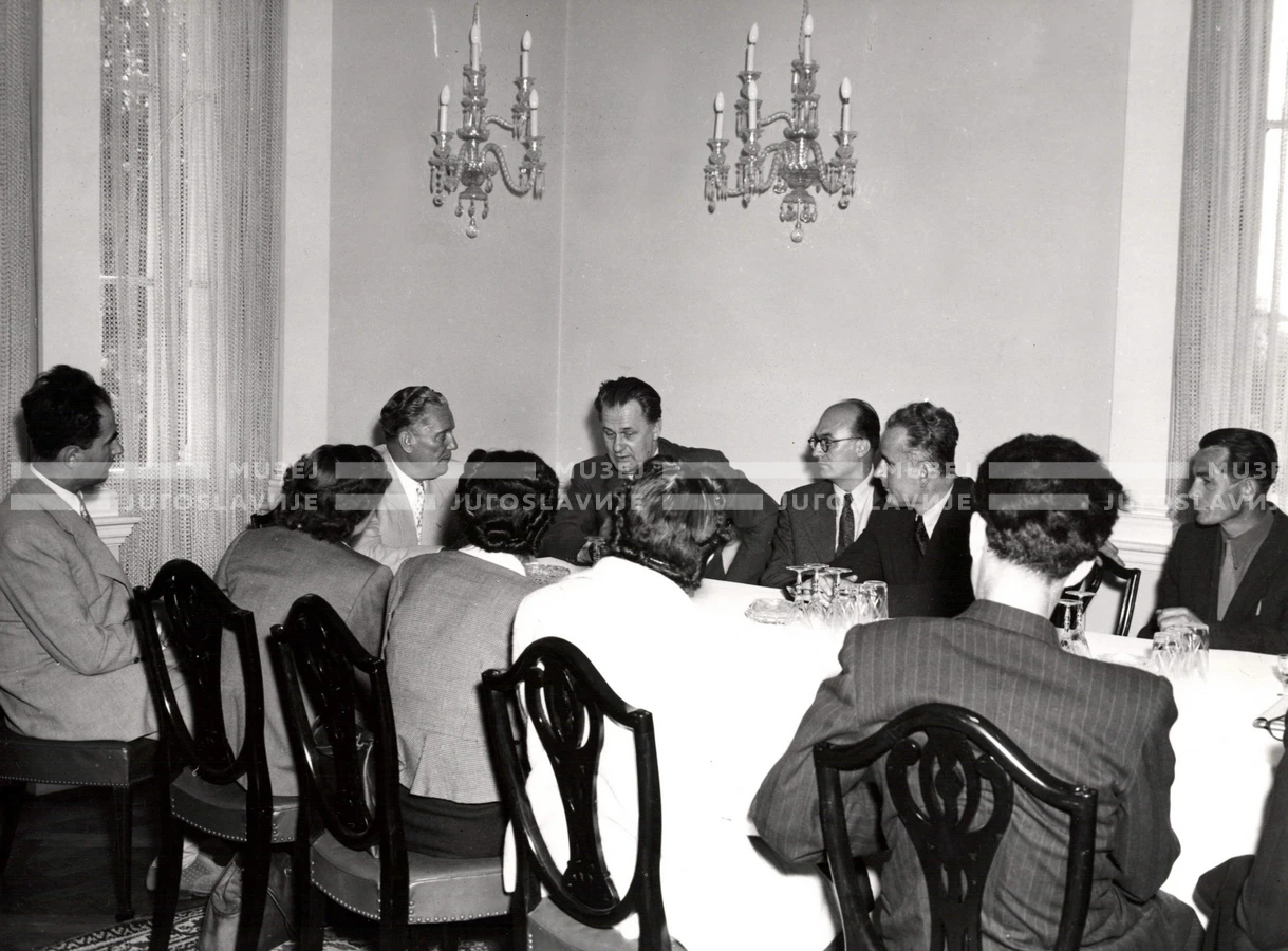 1952_013_116