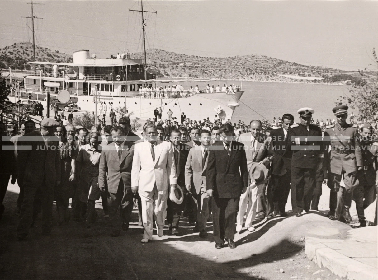 1948_001_114