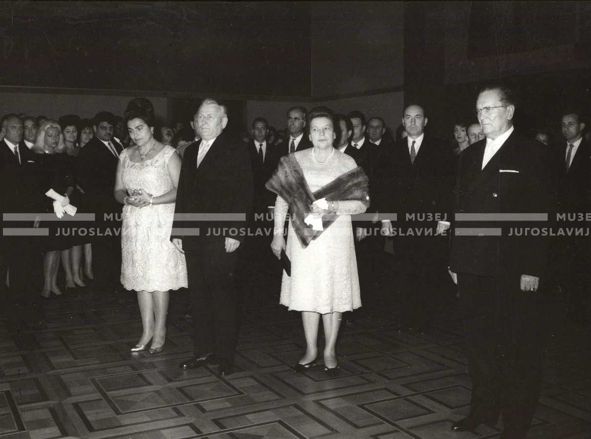 1964_252_159