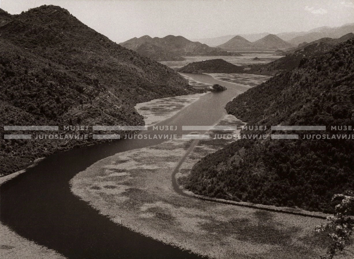 1951_010_033