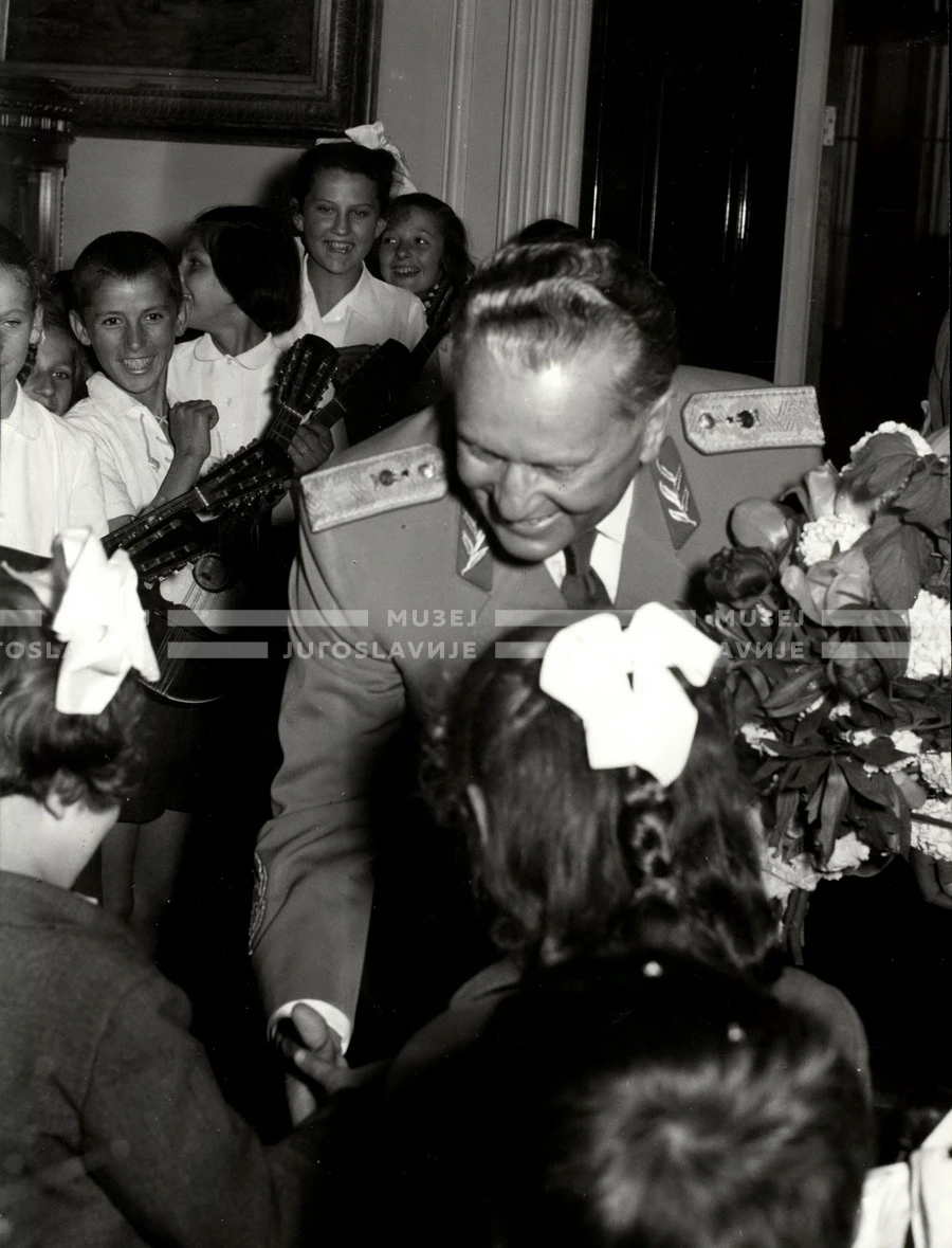 1954_028_065