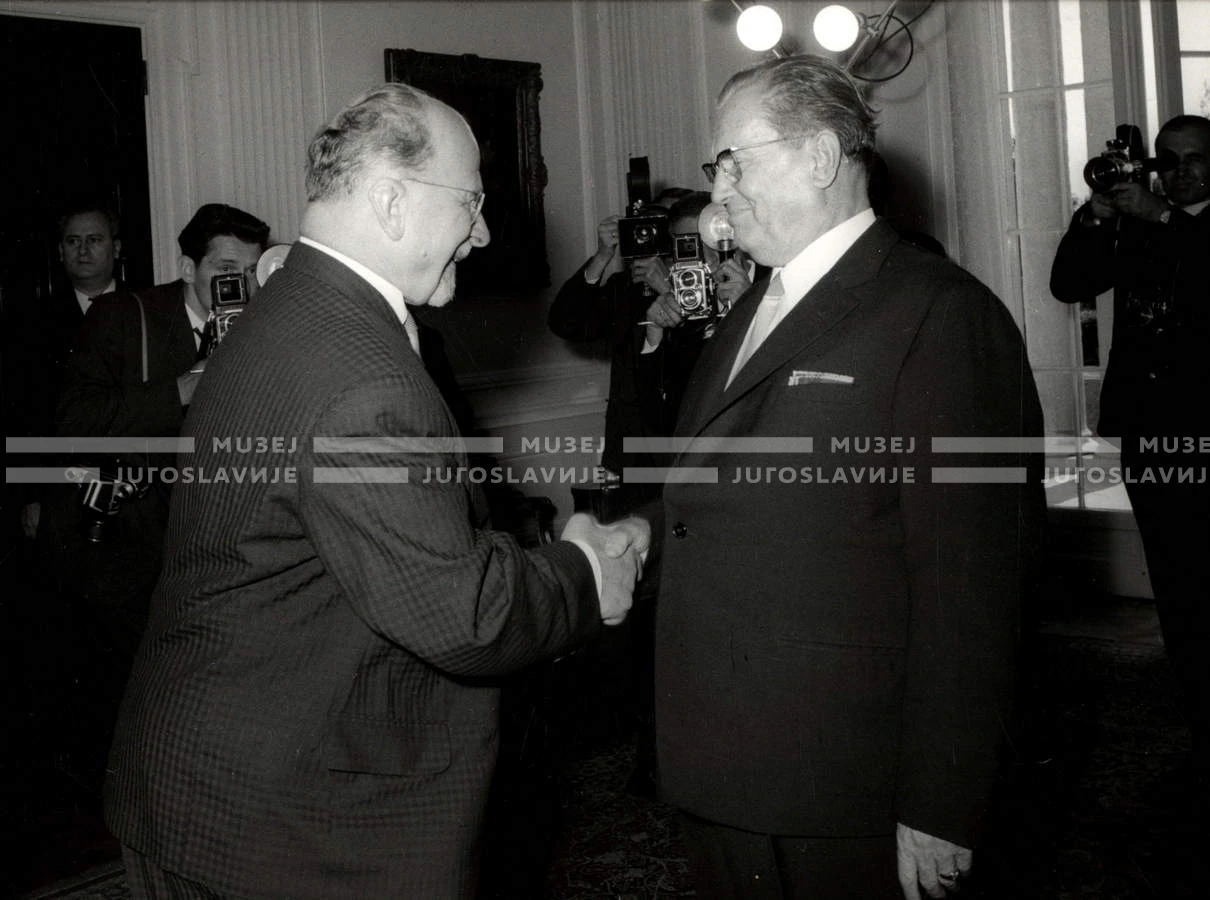 1964_252_039