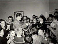1954_028_092