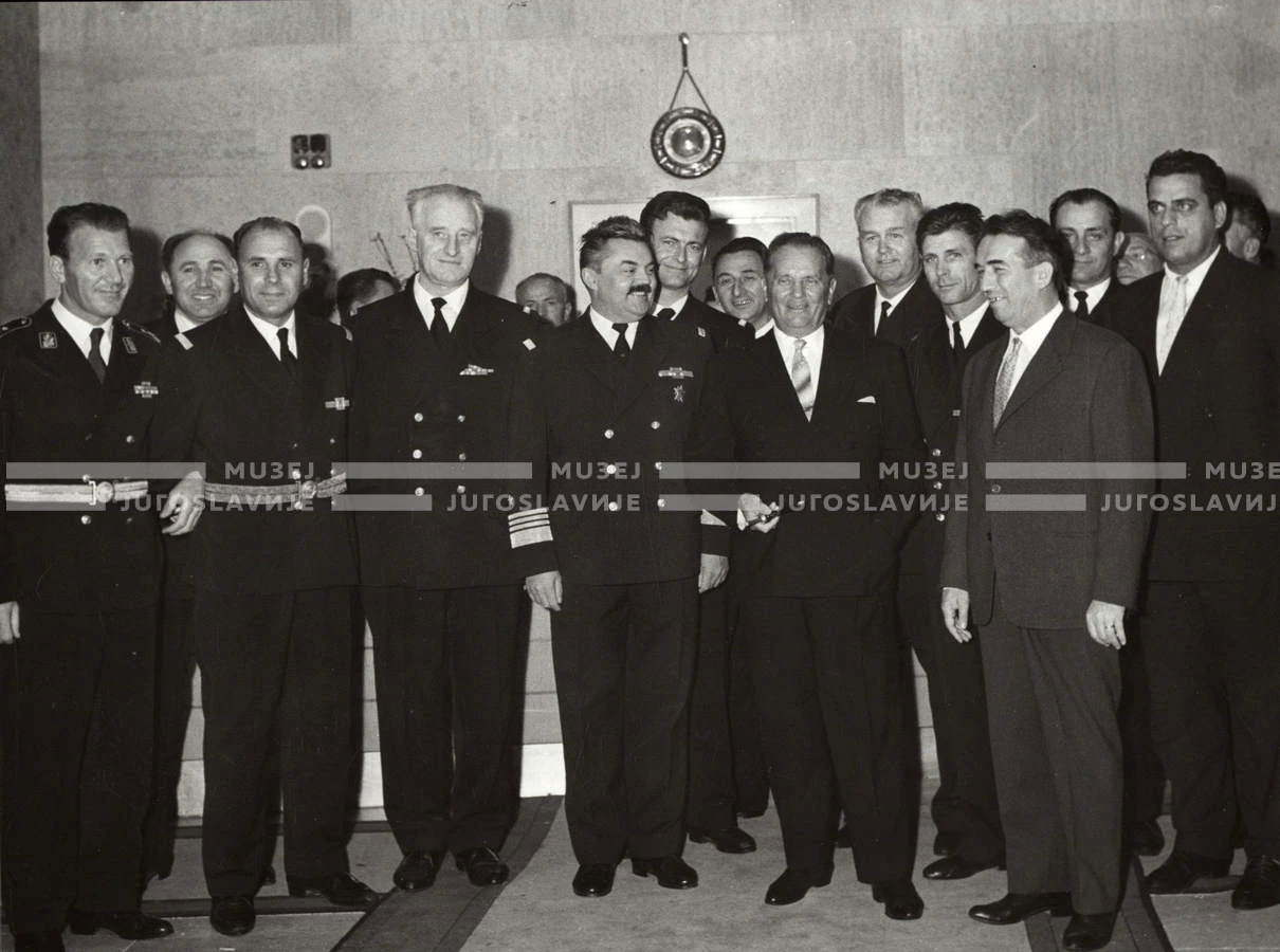 1961_166_112