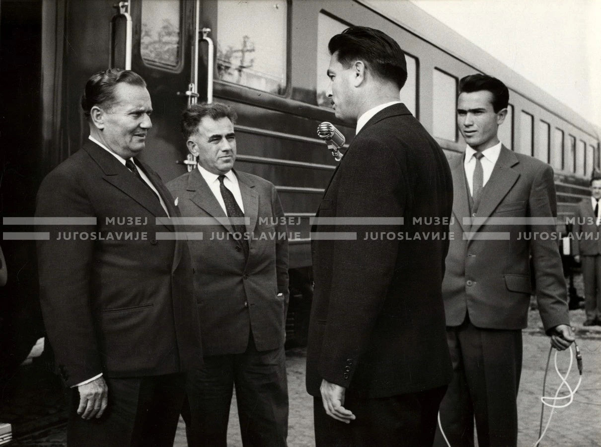1961_169_045