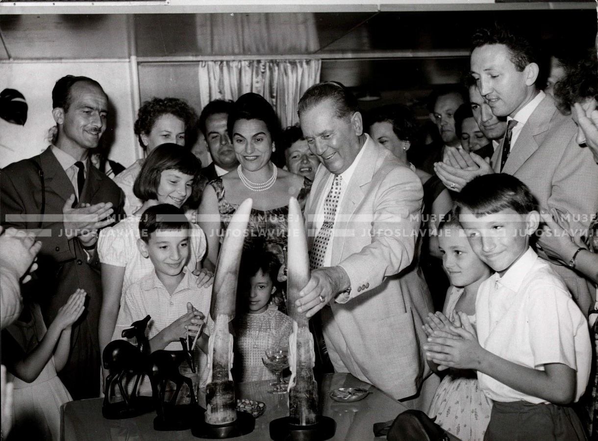 1961_158_085