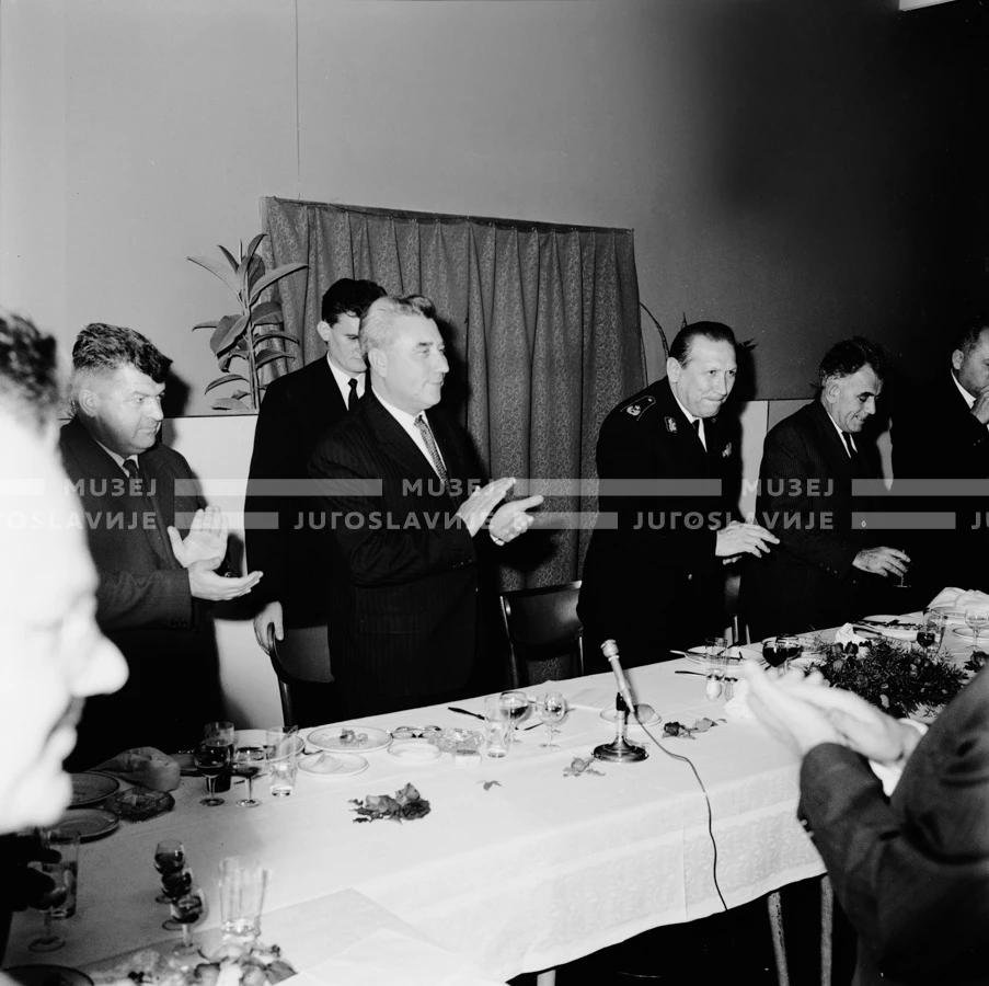 AR_B_06_23