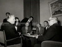1954_028_121