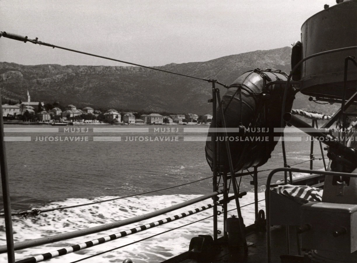 1951_010_045