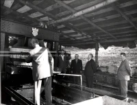 1953_024_077