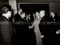 1954_027_033