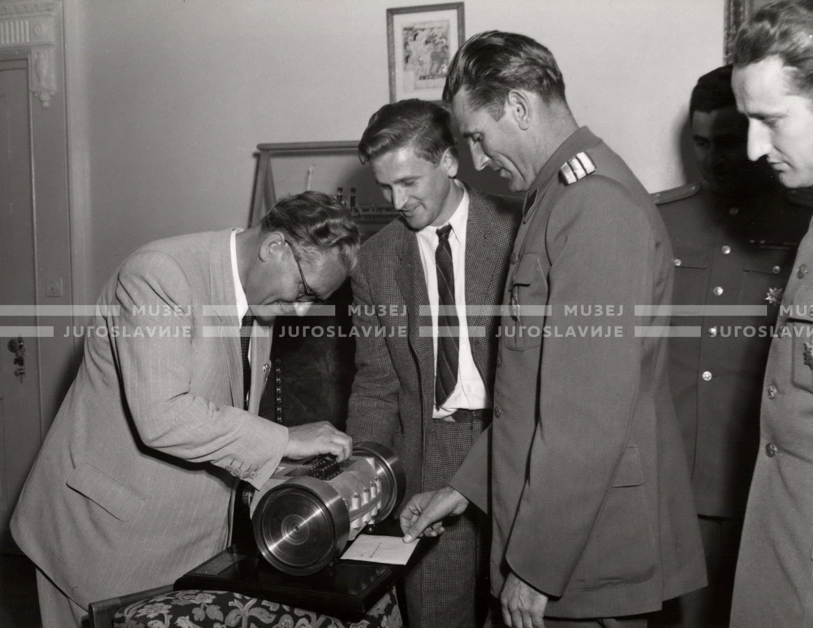 1949_003_070