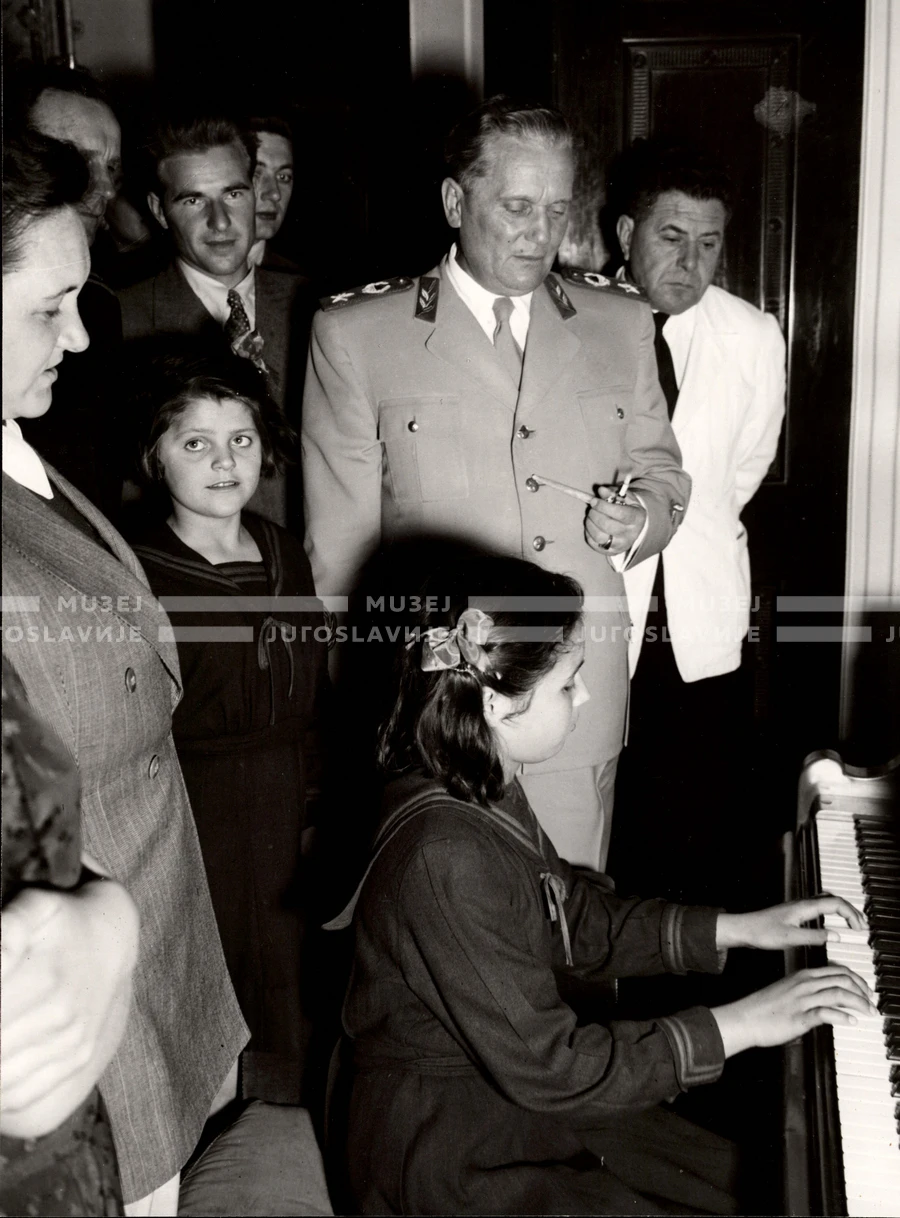 1952_014_092