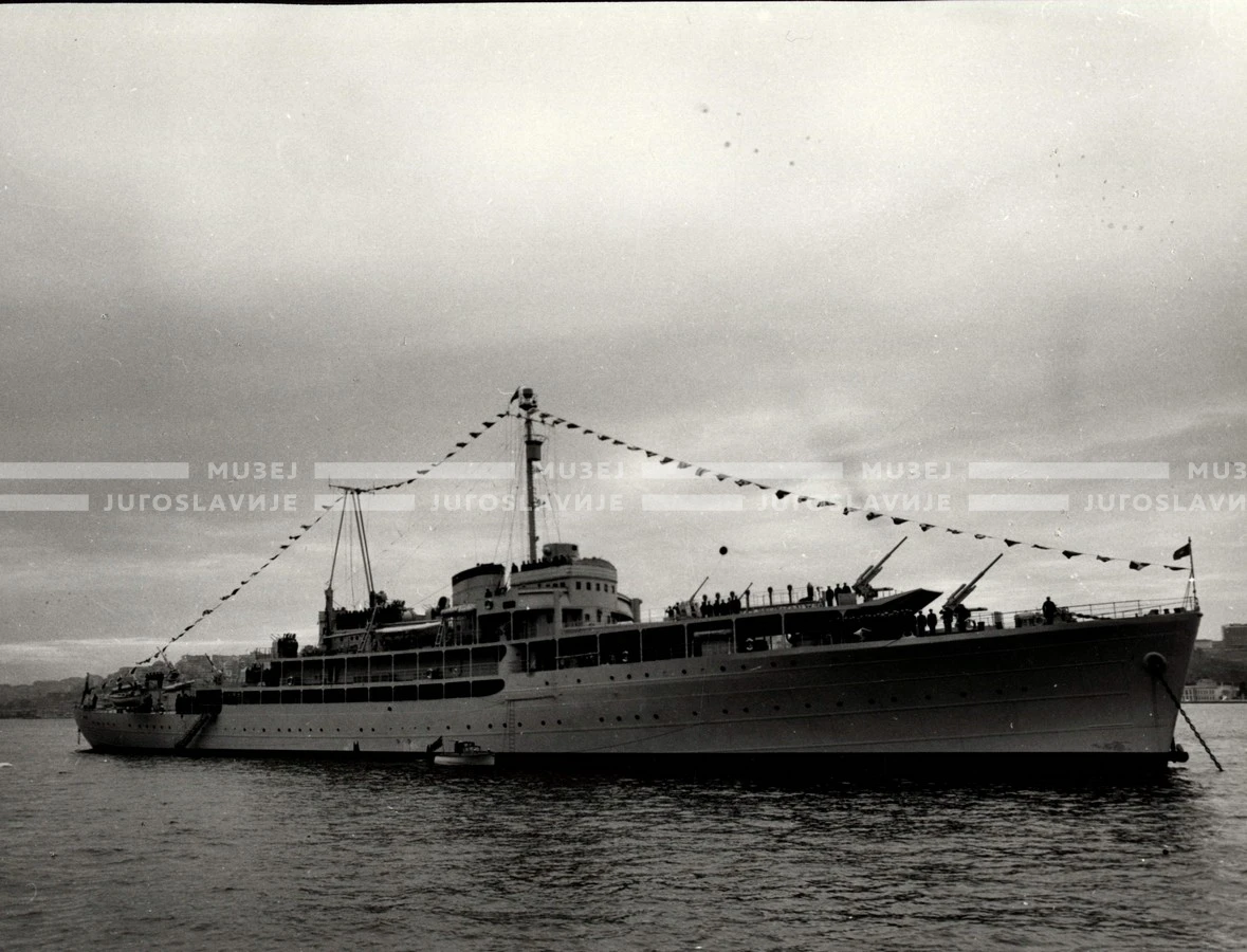 1954_027_156