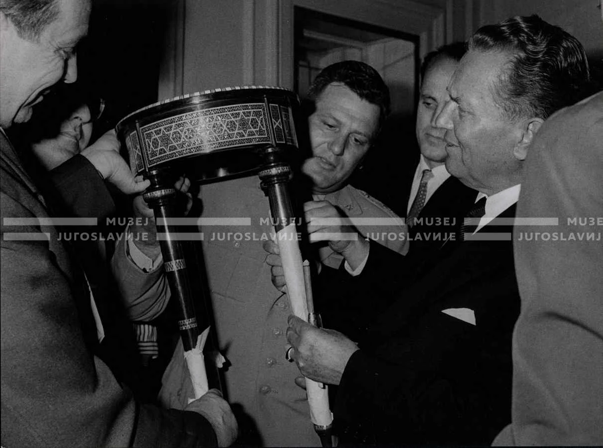 1961_165_065