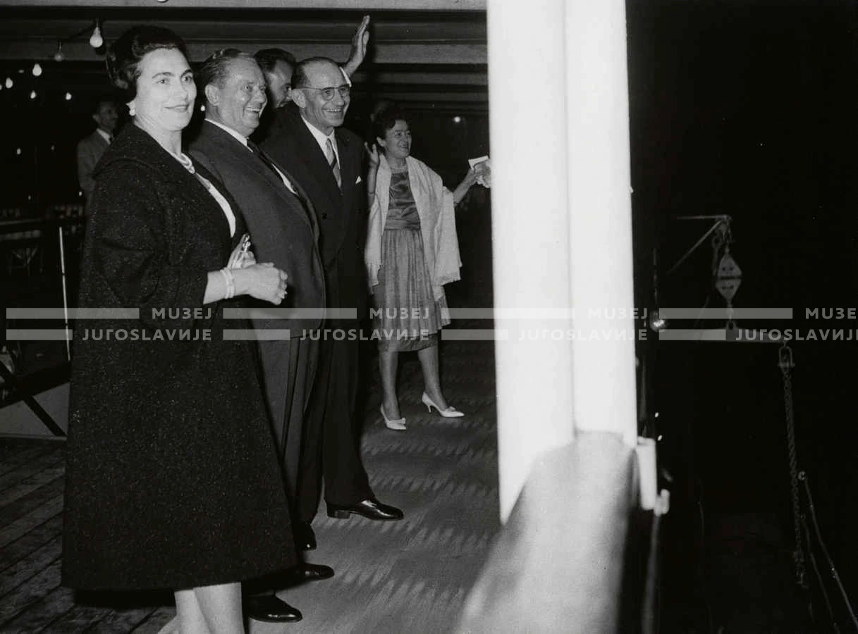 1961_165_149