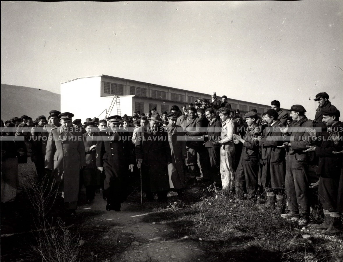 1953_025_045