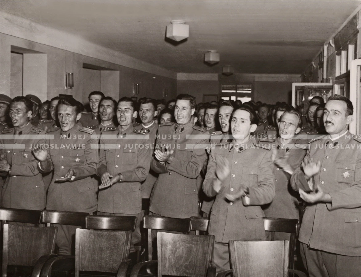 1948_001_071