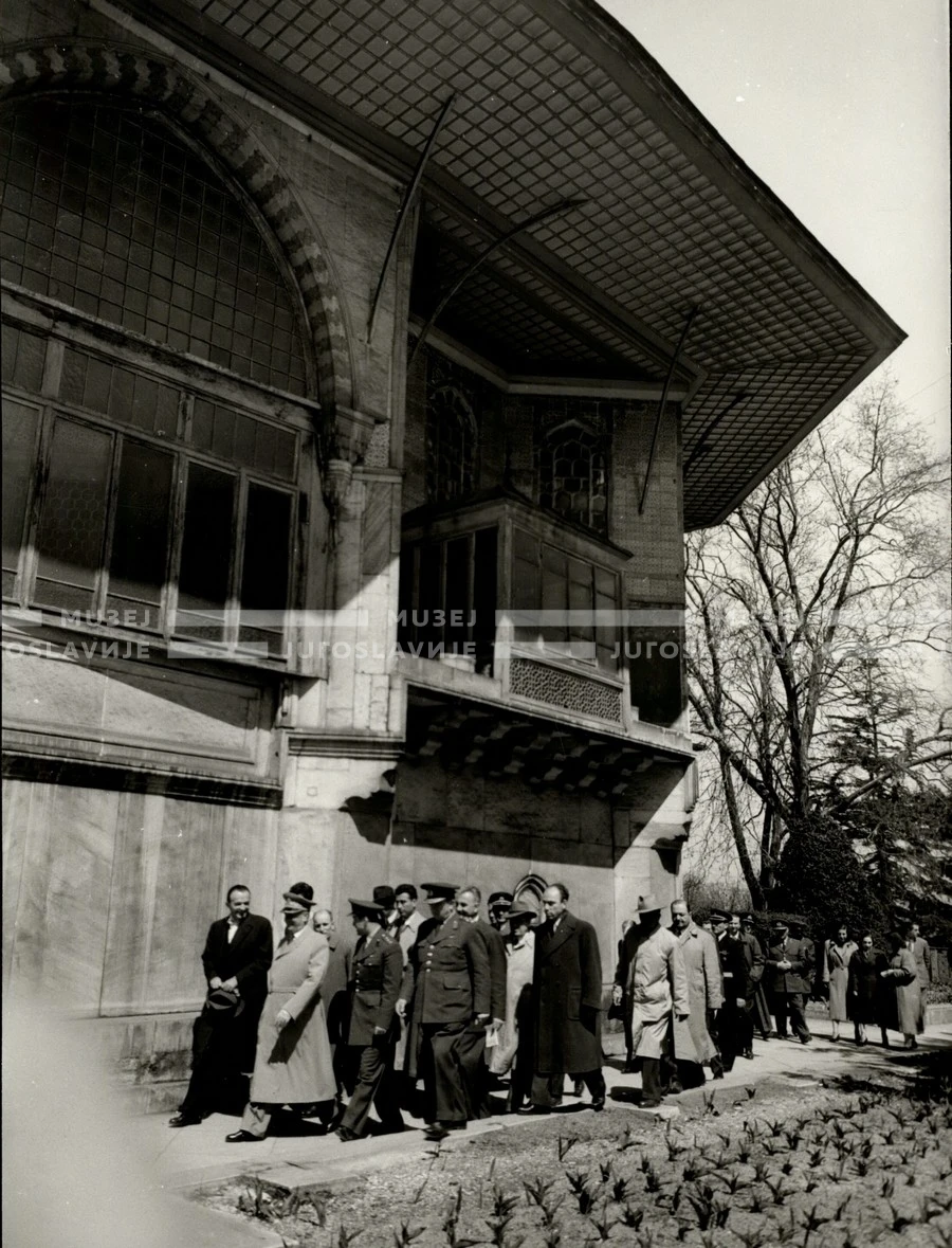 1954_027_116